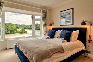 House | 3 bedrooms, iron/ironing board - Stunning Waterfront Retreat With Hot Tub, No Deposit (Truro)