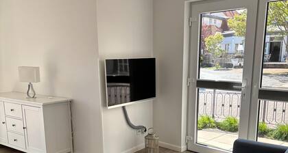 Die FeWo 1 Gartenpalais mit Blick zum Conversationshaus befindet sich im EG