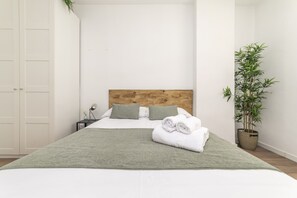 Iron/ironing board, free WiFi, bed sheets