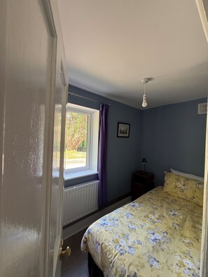 3 bedrooms, desk, iron/ironing board, travel cot