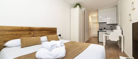 Iron/ironing board, free WiFi, bed sheets