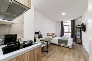 Iron/ironing board, free WiFi, bed sheets