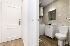 Sèche-cheveux, serviettes fournies