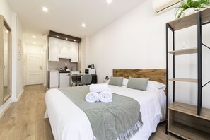 Bügeleisen/Bügelbrett, kostenloses WLAN, Bettwäsche