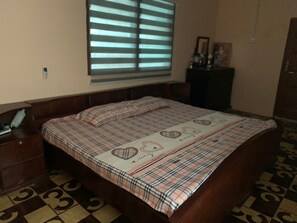 3 bedrooms, in-room safe, iron/ironing board, WiFi