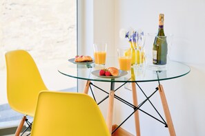 Apartment | Dining - Apartment in Porthleven Near Harbour (Helston)