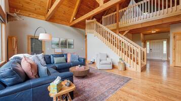 Smart TV, caminetto, studio, monitor per computer