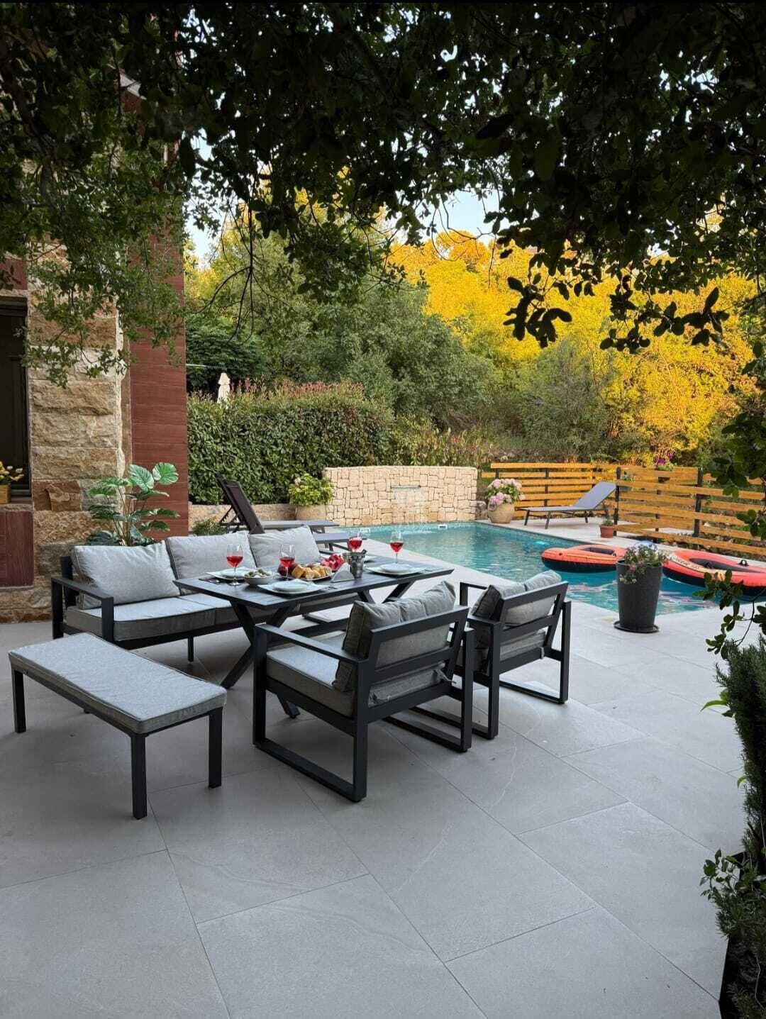 Deluxe chalet, privézwembad, uitzicht op zwembad | Terras