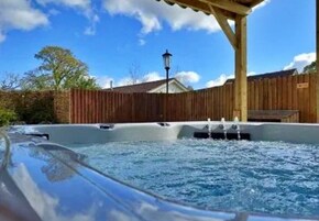 Cottage | Pool | Outdoor pool