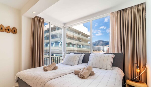 3 bedrooms, iron/ironing board, free WiFi, bed sheets - Bohemian Seaside Escape by HWPC (Fuengirola)