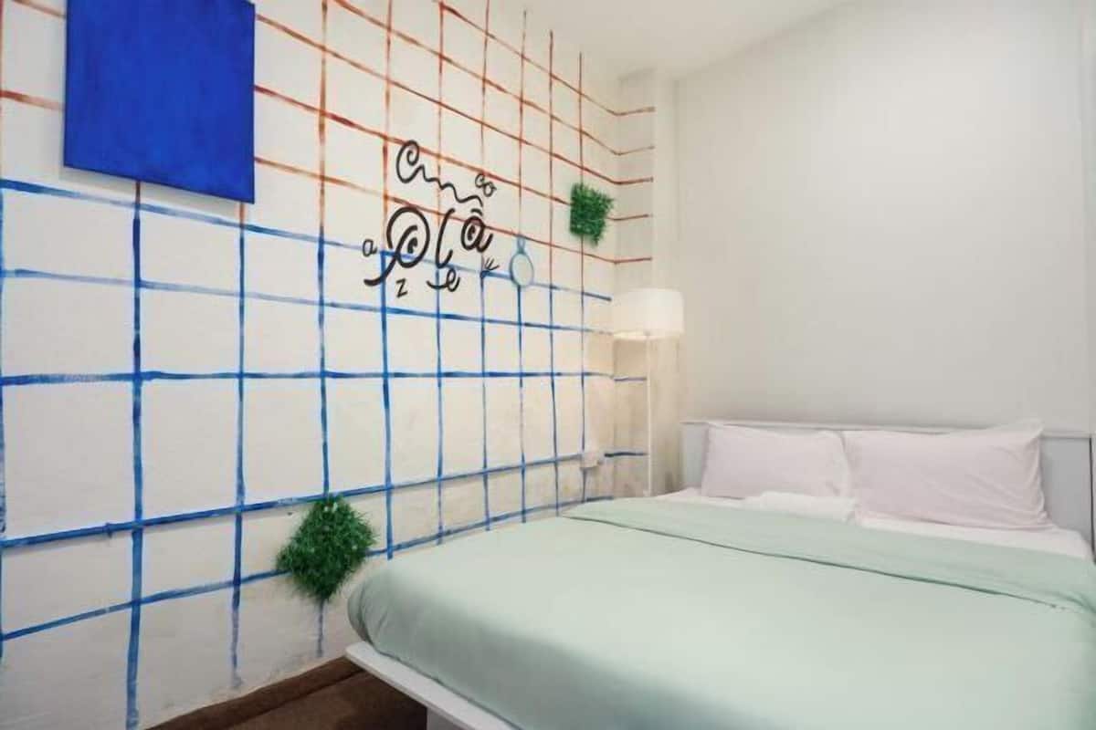 Soundproofing, WiFi (free)