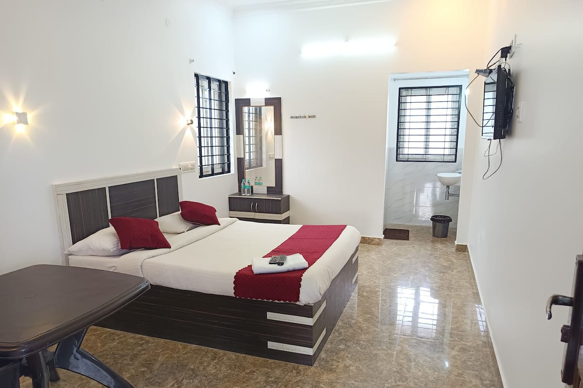 Deluxe Double Room, Non Smoking | Free WiFi