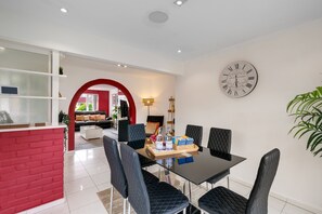 Family House | Dining room