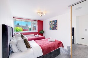 Casa familiar | 5 habitaciones, wifi gratis y ropa de cama 