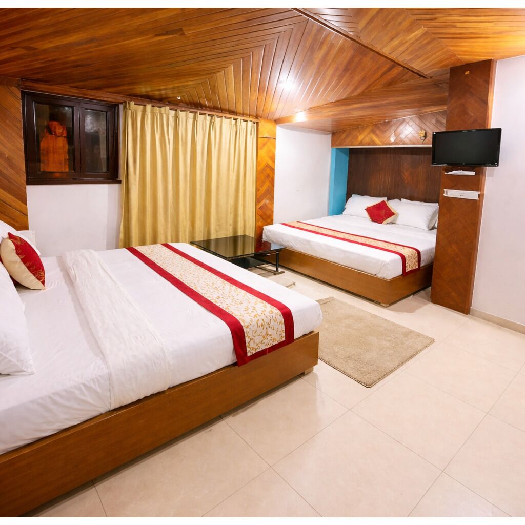 Deluxe Quadruple Room, City View