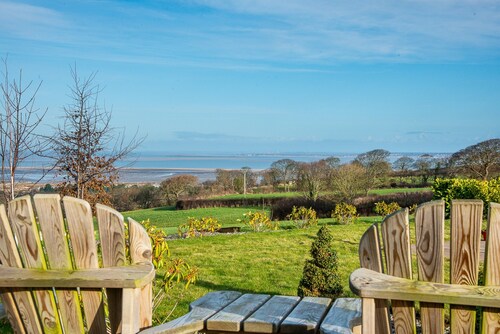 Cottage With Stunning sea Views, No Deposit