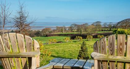 Cottage With Stunning sea Views, No Deposit