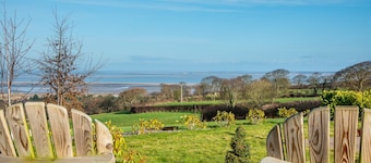 Cottage With Stunning sea Views, No Deposit