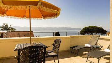 Deluxe Double Room, Sea View | Terrace/patio