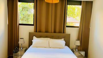 Doppia Classic | Biancheria da letto di alta qualità, materassi a doppio strato, minibar