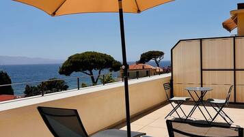 Deluxe Double Room, Sea View | Terrace/patio