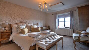 Cottage | 6 bedrooms, iron/ironing board