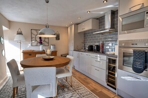 Cottage | Private kitchen | Cookware/dishes/utensils - Cottage in Peak District With Scenic Views (Buxton)