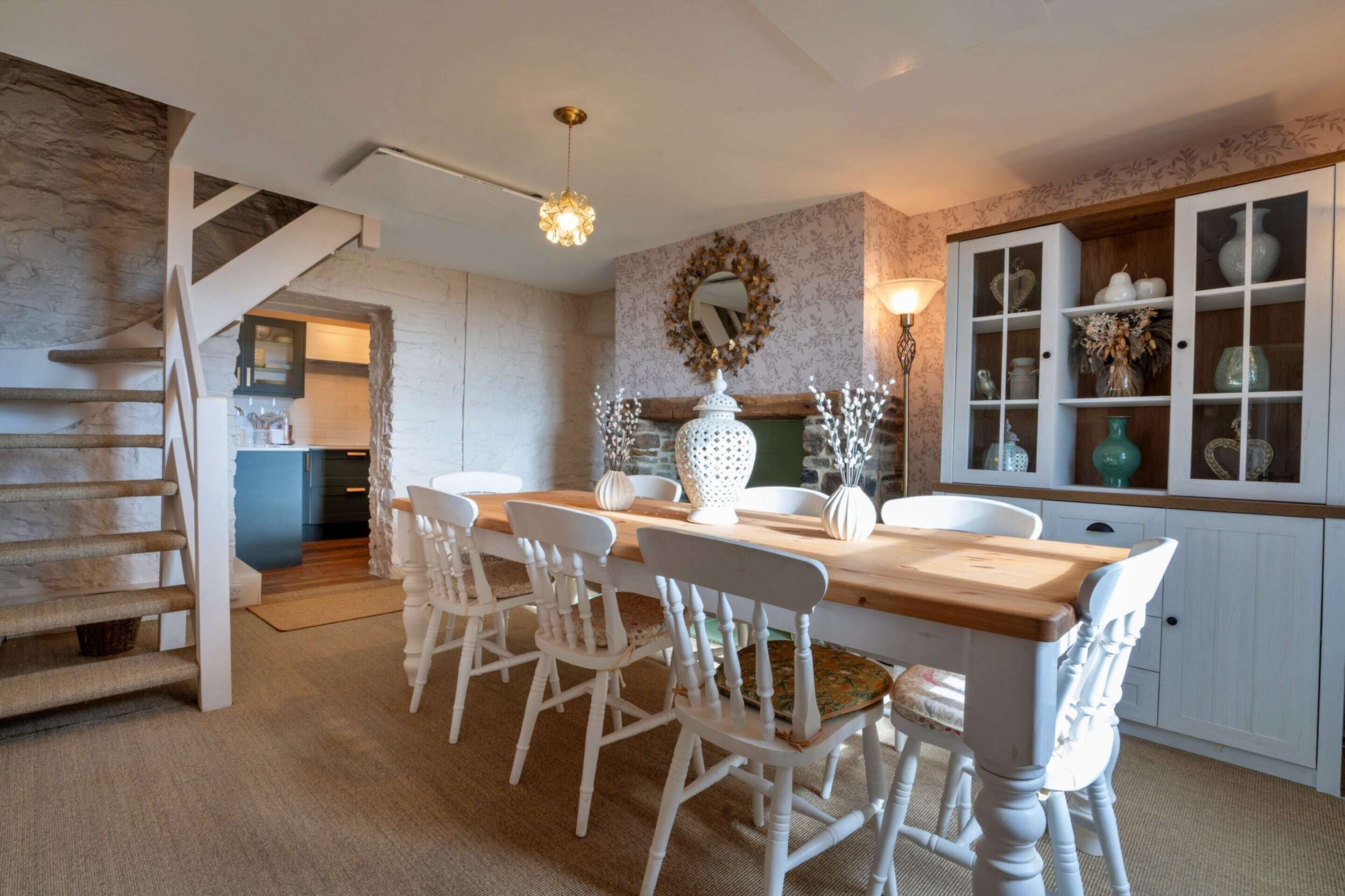 Cottage | Dining