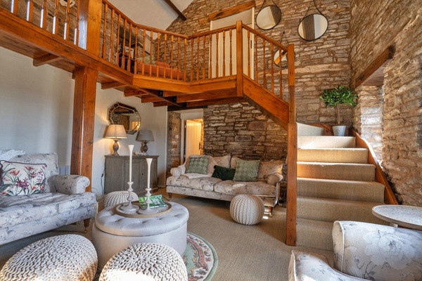 Cottage | Living area | Fireplace