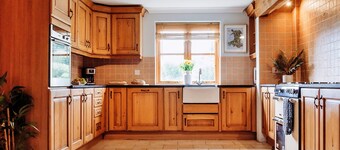 Spacious Cottage in Rhydyfelin, No Deposit