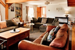 Cottage | Living area