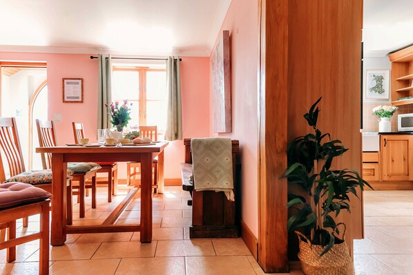 Living room - Spacious Cottage in Rhydyfelin, No Deposit (Aberystwyth)