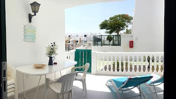 Departamento, 2 habitaciones, Terraza, vista a la alberca | Balcón