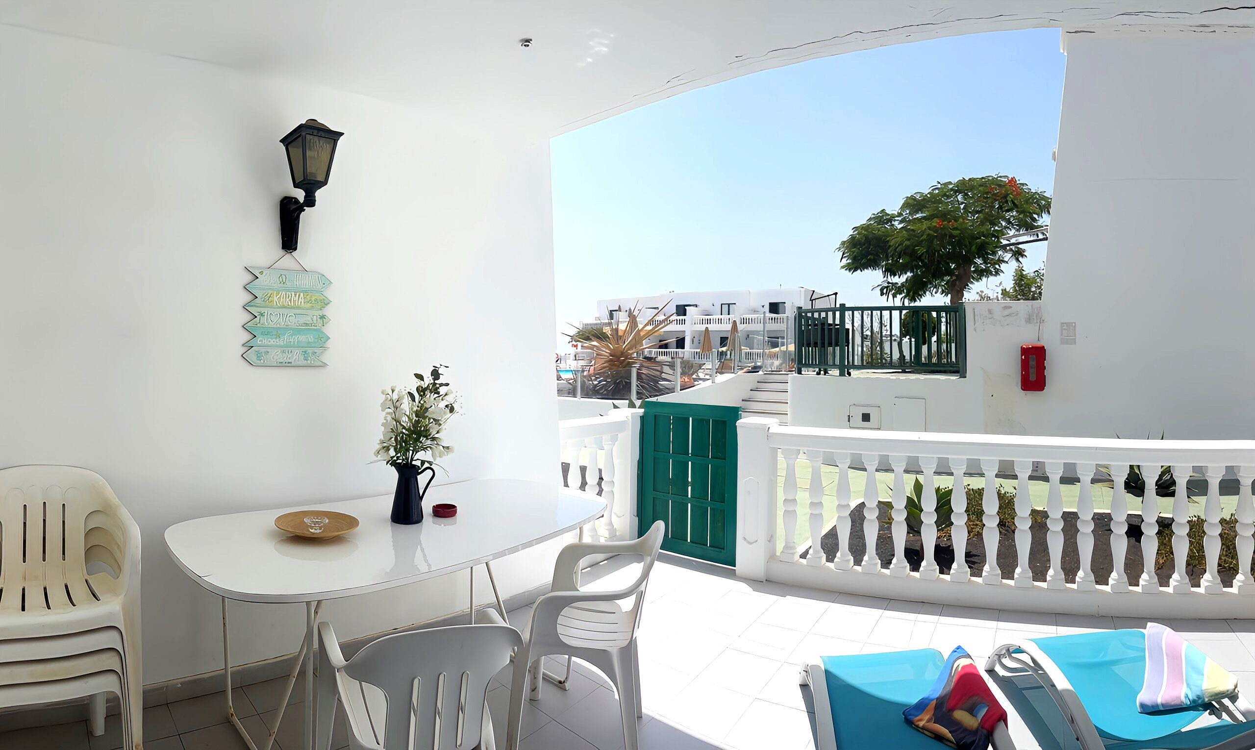 Appartement, 2 chambres, terrasse, vue piscine | Balcon