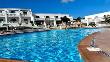 Apartament, 2 dormitoris, terrassa, vistes a la piscina | Piscina | Piscina a l'aire lliure