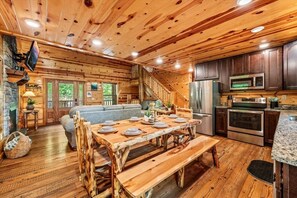 Interior - Indoor Pool-Fireplace- Hot Tub-Arcade-Gatlinburg (Gatlinburg)
