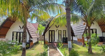 Peaceful 2BR Bungalow • Pool Access • Walk to Sunset Beach