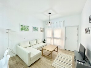 Living area - Prague Bridge Apartment (Madrid)