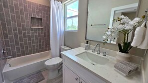 Hårtørrer, håndklæder