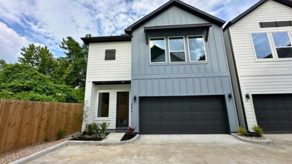 Photo 3 of Bright & Modern Houston Getaway | Gated Community Close to Everything