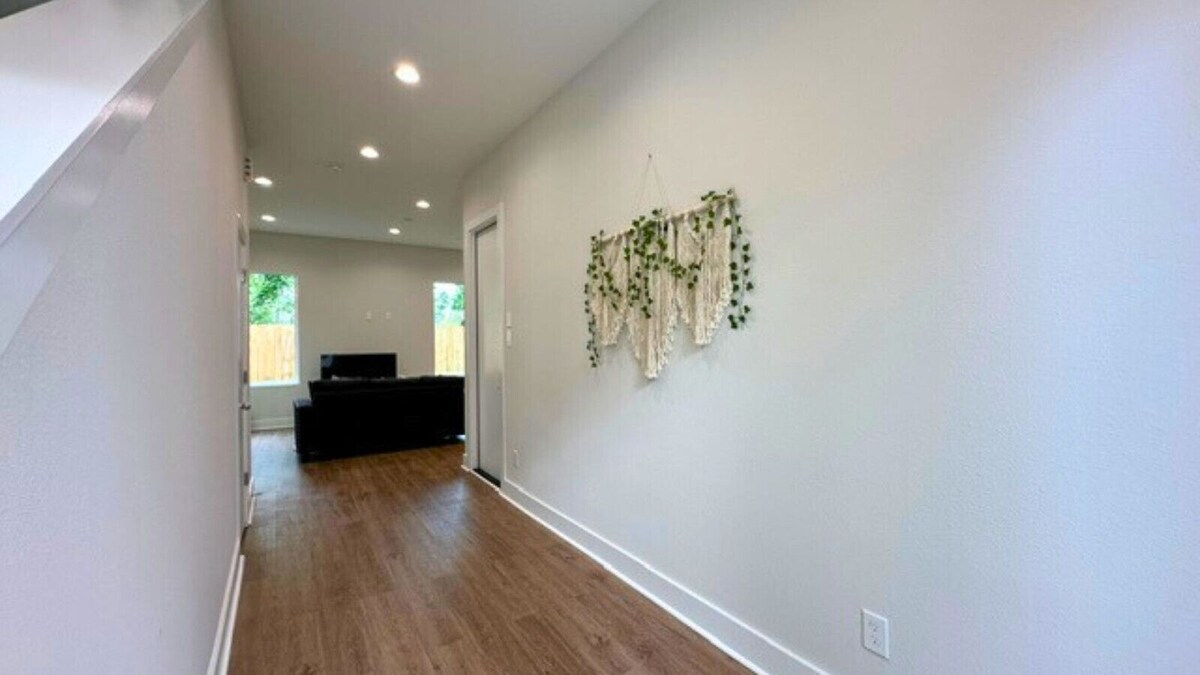 Photo 7 of Bright & Modern Houston Getaway | Gated Community Close to Everything