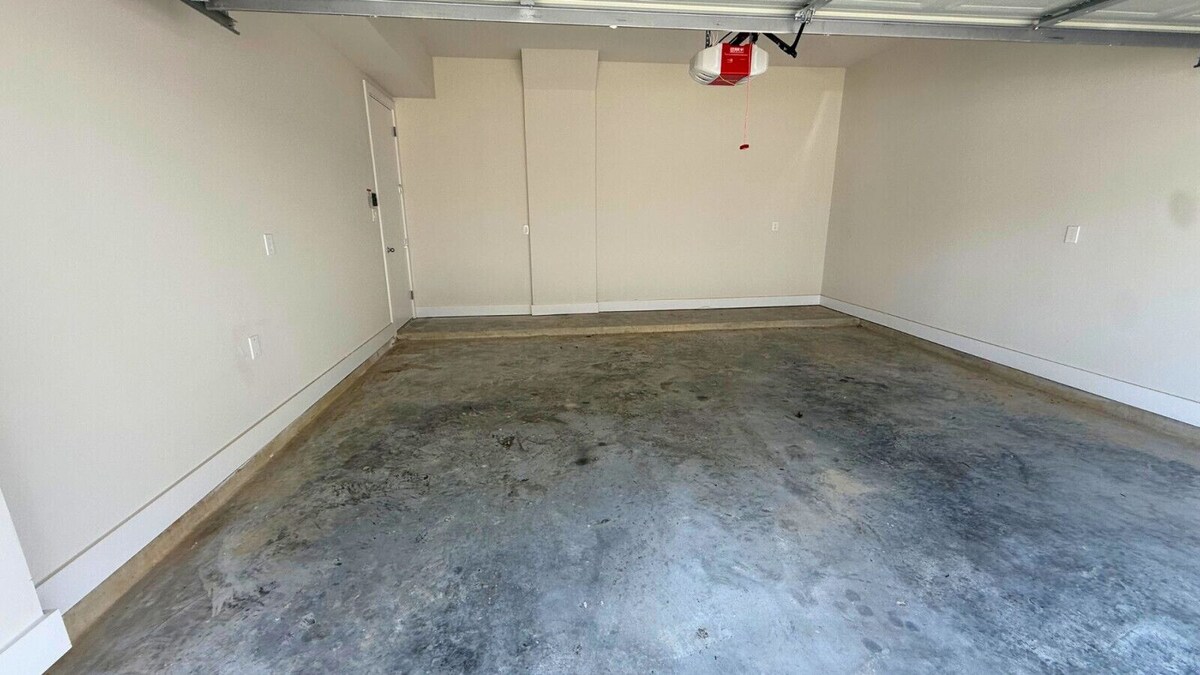 Photo 16 of Bright & Modern Houston Getaway | Gated Community Close to Everything