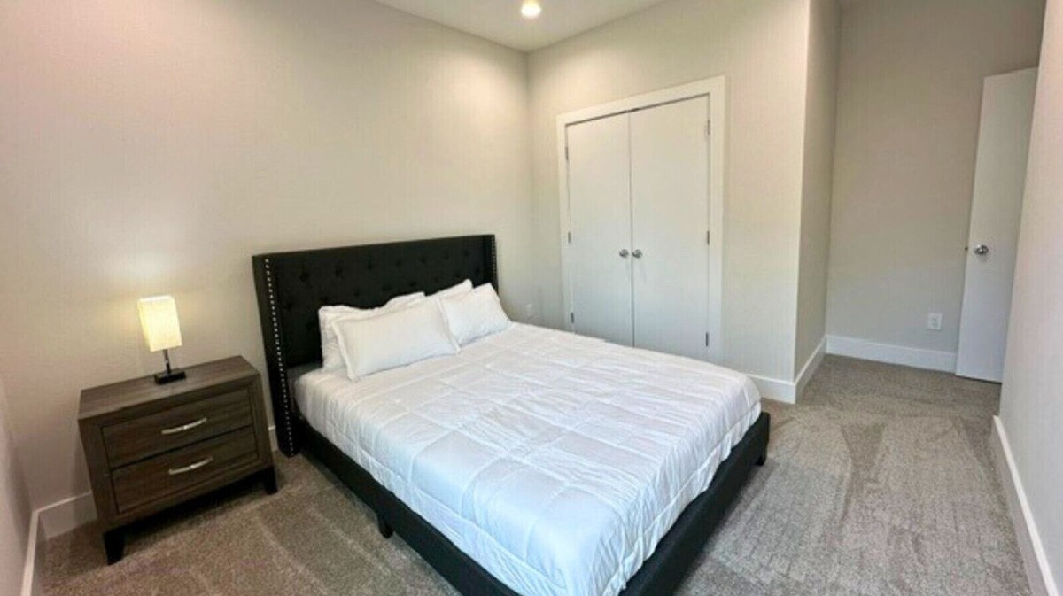 Photo 11 of Bright & Modern Houston Getaway | Gated Community Close to Everything