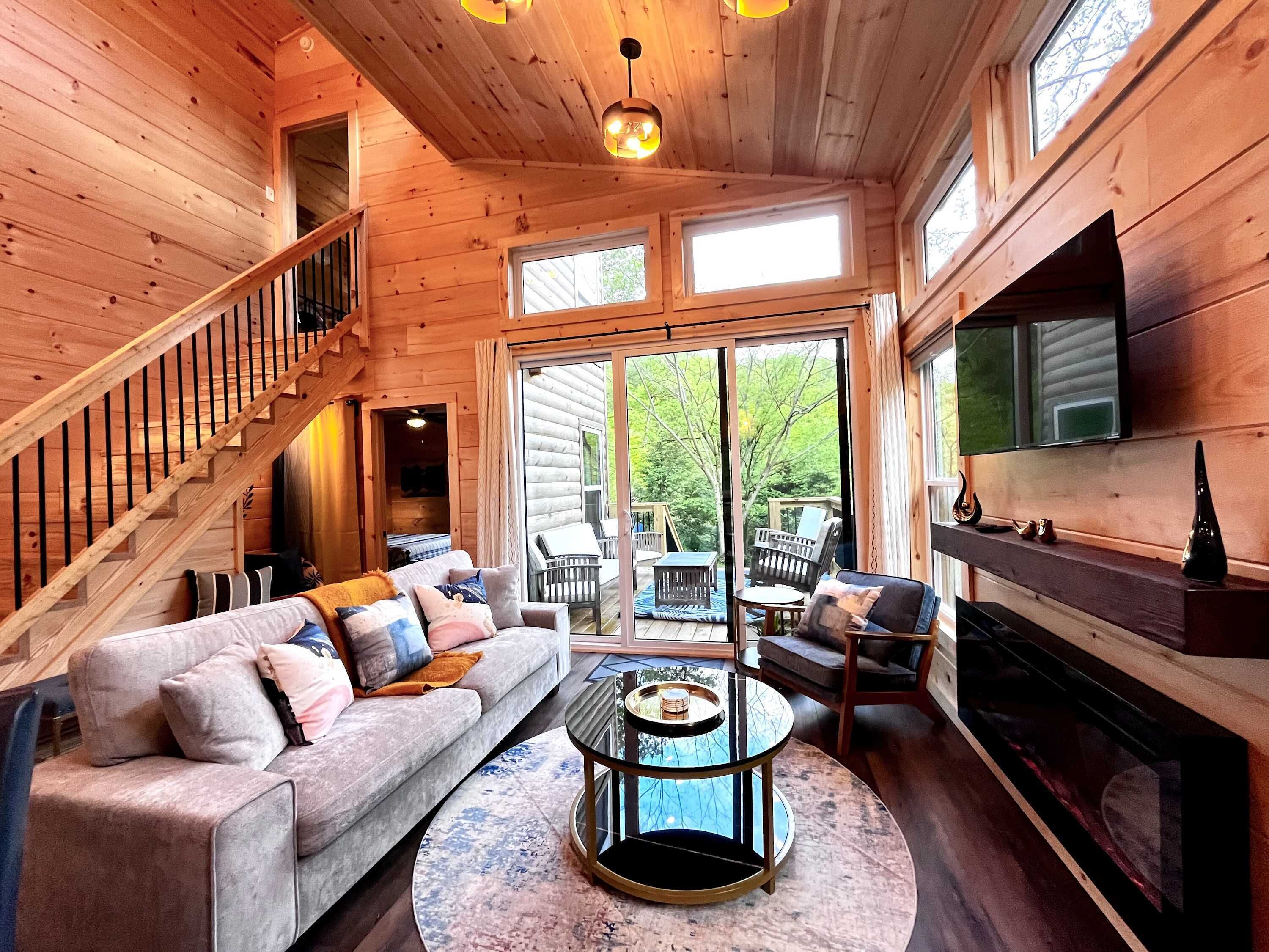 Televisión y chimenea 