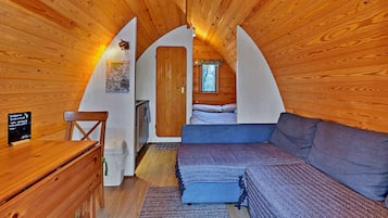 House | 1 bedroom, individually furnished
