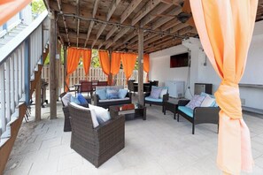 Televisión y reproductor de DVD 