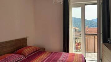 1 chambre, fer et planche Ă repasser, Wi-Fi gratuit, draps fournis