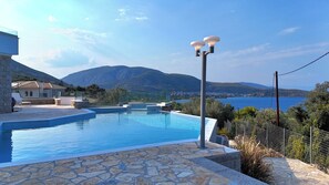 Pool - Villa Arian with great sea view, great pool and 6 minutes walk from the beach (Epidaurus)