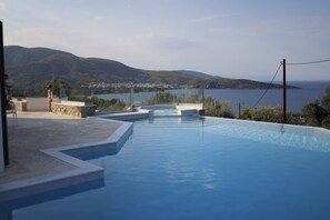 Pool - Villa Arian with great sea view, great pool and 6 minutes walk from the beach (Epidaurus)