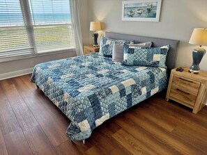 3 slaapkamers, een strijkplank/strijkijzer, gratis wifi, beddengoed